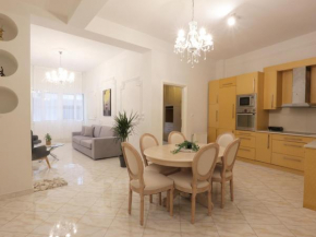 White Tower Family Apartment with Jacuzzi - Perfect Hospitality